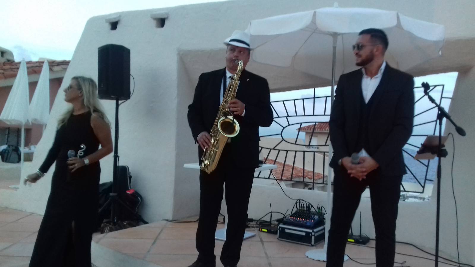 Animation musicale de mariage sur mesure avec orchestre et live DJ Toulon Var