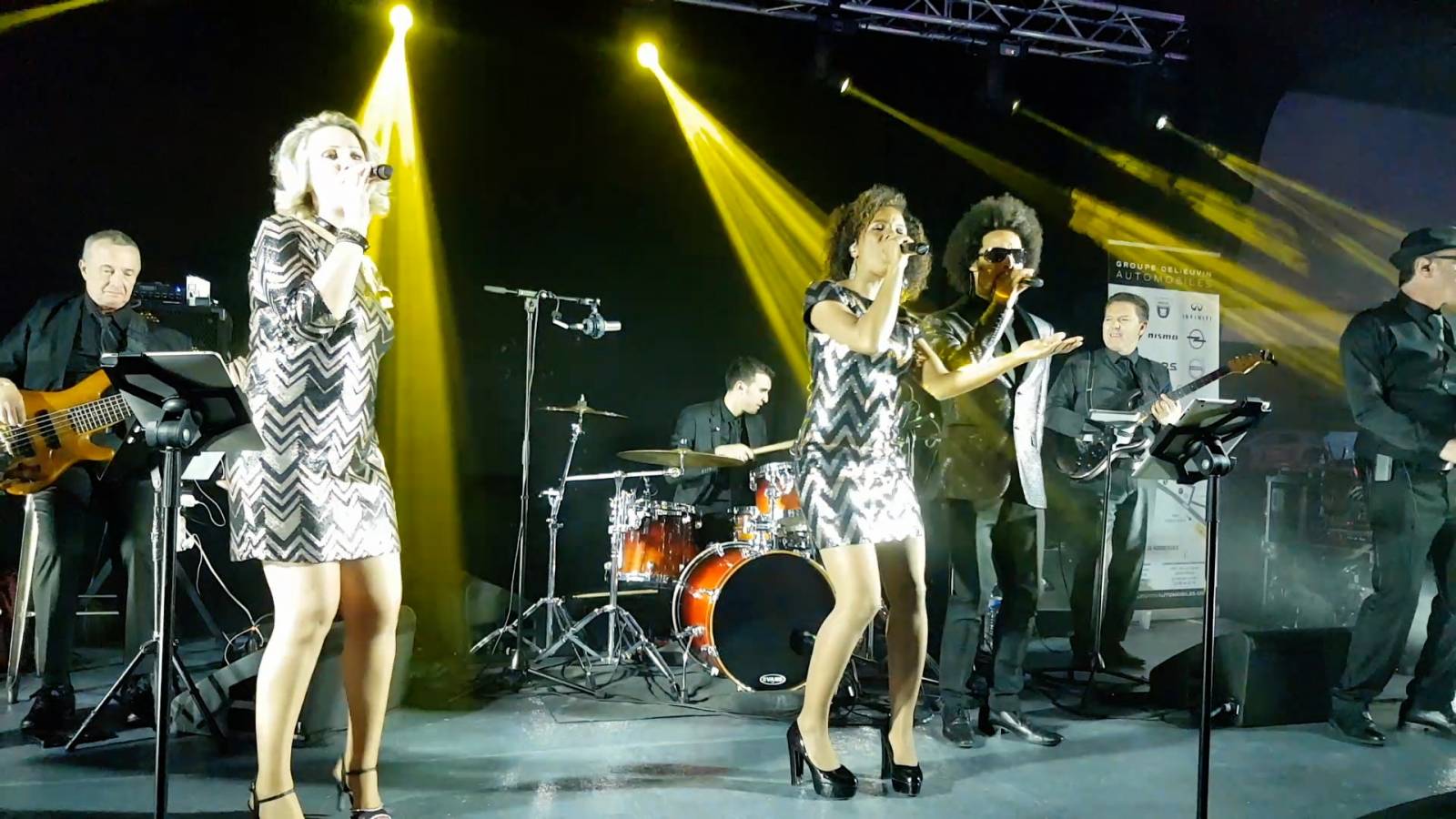 Groupe de chanteurs et de chanteuses de variété internationale pour événementiel à Saint-Tropez dans le Var
