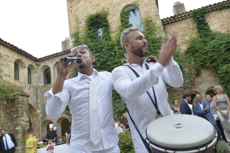Meilleure agence artistique avec un groupe de musique pour mariage à Marseille dans les Bouches du Rhône (13)