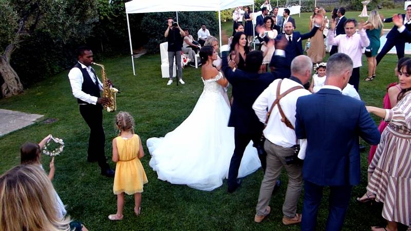 Saxophoniste pour cocktail de mariage avec orchestre DJ Live à Lyon dans le Rhône (69)