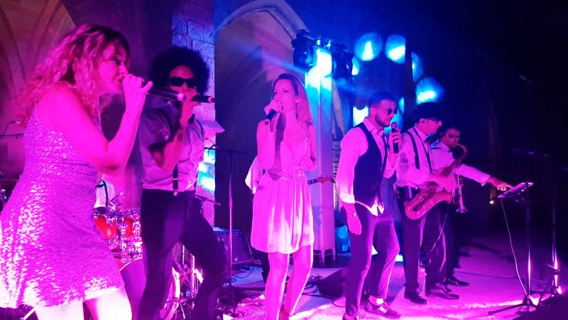 Excellentes animations musicale avec groupe de musique pour mariage à Marseille dans les Bouches-du-Rhône (13)