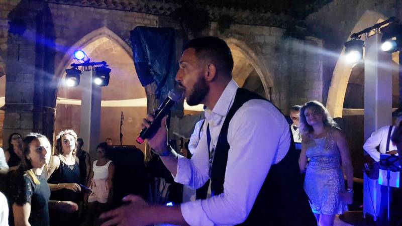 Comment réussir une animation musicale avec un groupe de musique pour mariage à Marseille (13)