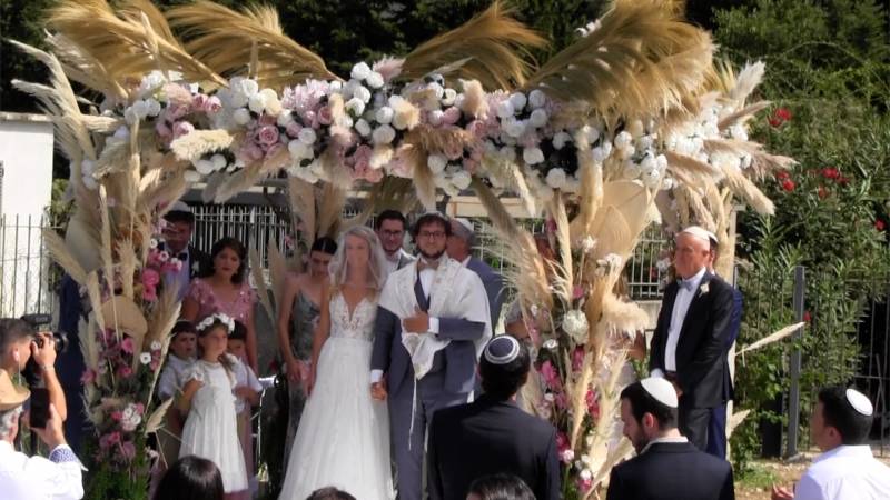 Célébrez la houppa avec un chanteur exceptionnel pour mariage juif à Marseille dans les Bouches-du-Rhône