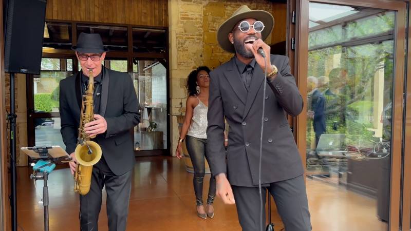 Chanteurs hors normes avec orchestre de variété internationale pour mariage à Lyon dans le Rhône (69)