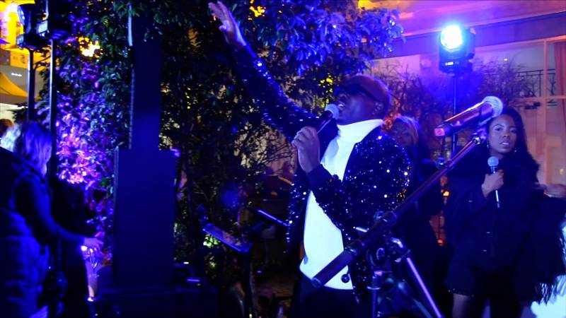 Extraordinaires animations musicales avec orchestre de variété pour mariage à Toulon dans le Var (83)