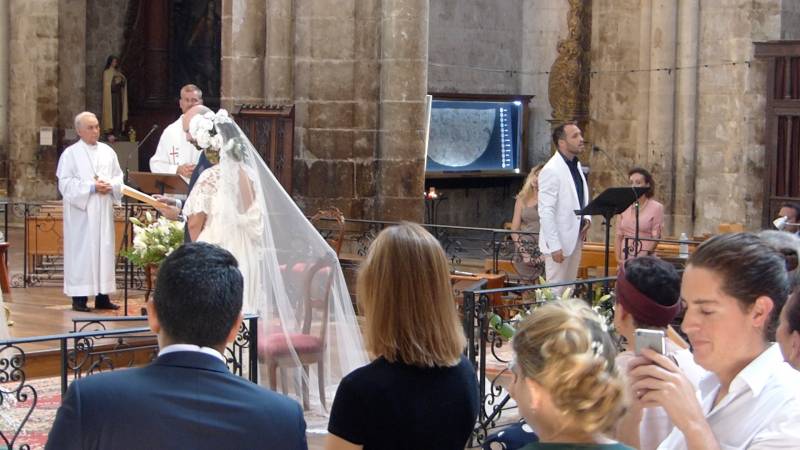 Cérémonie religieuse avec un chanteur ténor pour mariage à Toulon dans le Var (83)