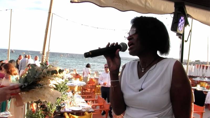 Chanteuse de variété internationale pour mariage haut de gamme à Nice dans les Alpes Maritimes (06)