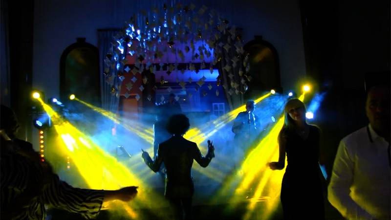 Musiciens, chanteuses et chanteurs avec orchestre pour mariage à Marseille dans les Bouches du Rhône (13)