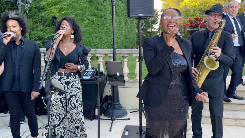 Un cocktail de mariage éblouissant avec des chanteuses, des chanteurs et des musiciens exceptionnels à Marseille