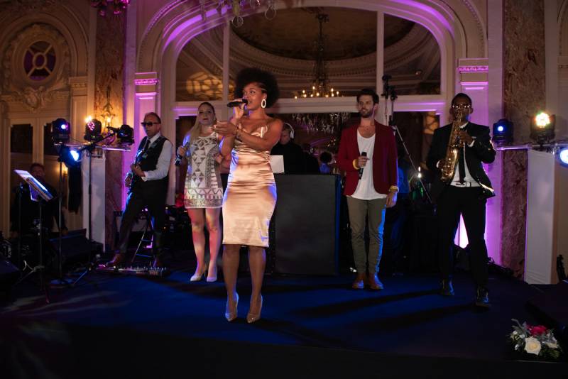 Soirée de gala avec orchestre et chanteurs professionnels Marseille dans les Bouches du Rhône (13)