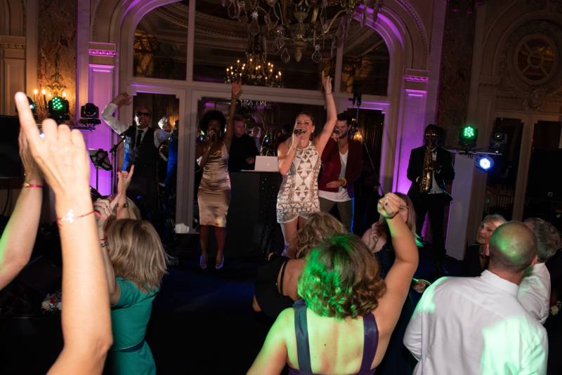 Groupe de musique DJ Live exceptionnel pour mariage à Toulon dans le Var (83)