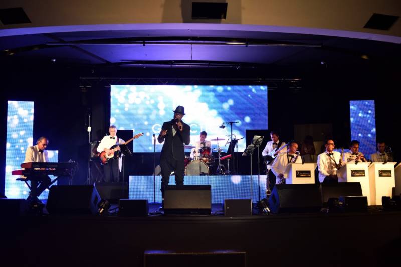 Votre meilleur choix avec l'orchestre pour votre mariage à Marseille dans les Bouches du Rhône (13)