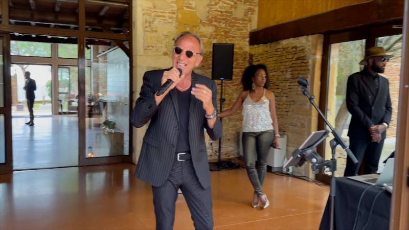 Chanteur et groupe de musique pour un cocktail et une soirée de mariage à Cannes
