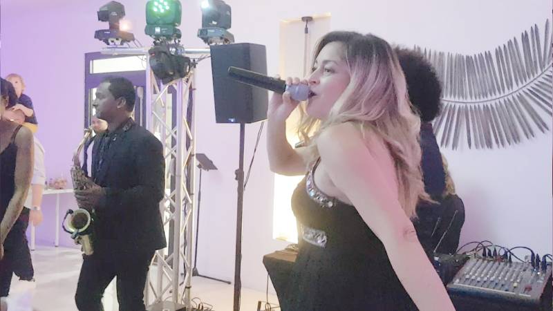 Mariage à Toulon dans le Var (83) magnifié grâce à un groupe de musique exceptionnel