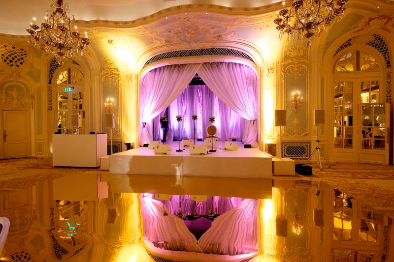 Location d'une piste de danse dorée pour un mariage juif à Marseille