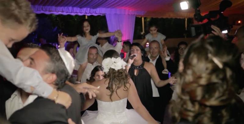 Cérémonie de mariage juif avec des chanteurs hors normes et orchestre professionnel à Marseille (13)