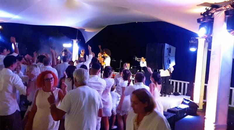 Chanteurs professionnels avec le groupe de musique live pour mariage juif à Marseille