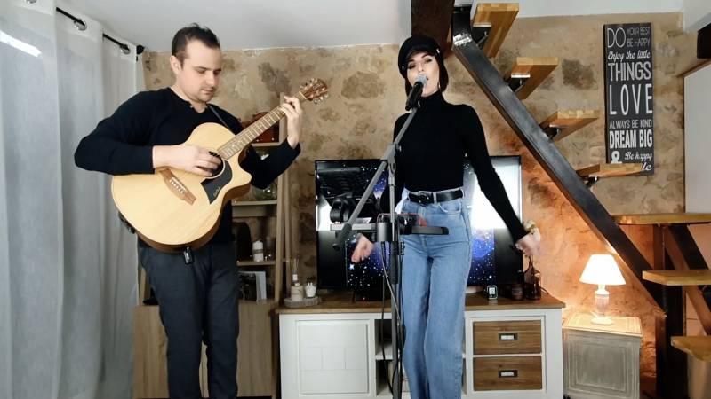 Cocktail en musique avec guitariste et chanteuse pour soirée privée à Lyon dans le Rhône (69)