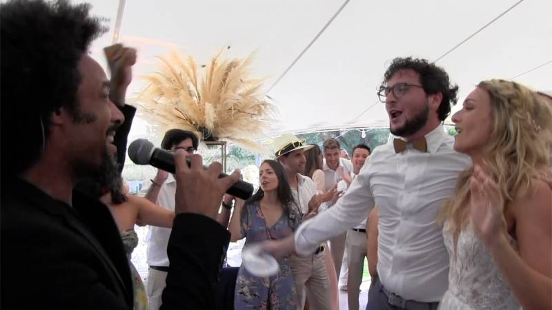 Meilleures animations musicales avec un groupe de musique hors normes pour mariage juif à Saint-Tropez (83)
