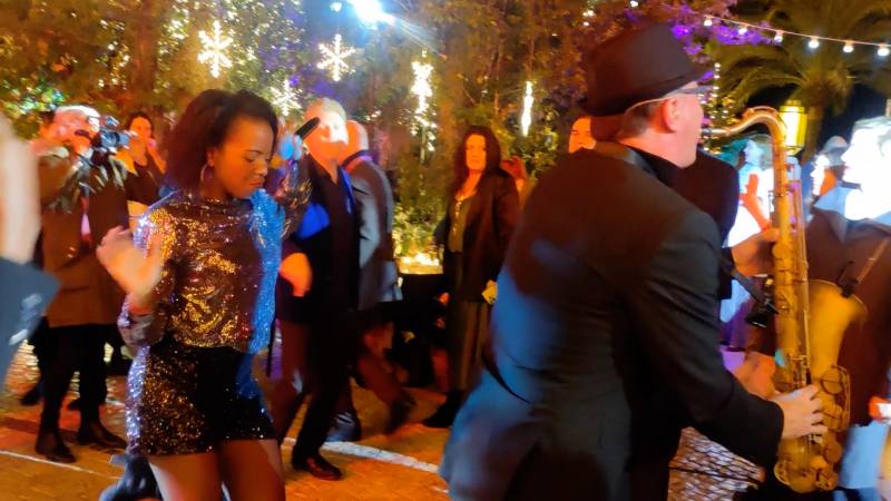 Grand professionnel de la musique avec notre groupe de musique pour soirée privée à Marseille (13)