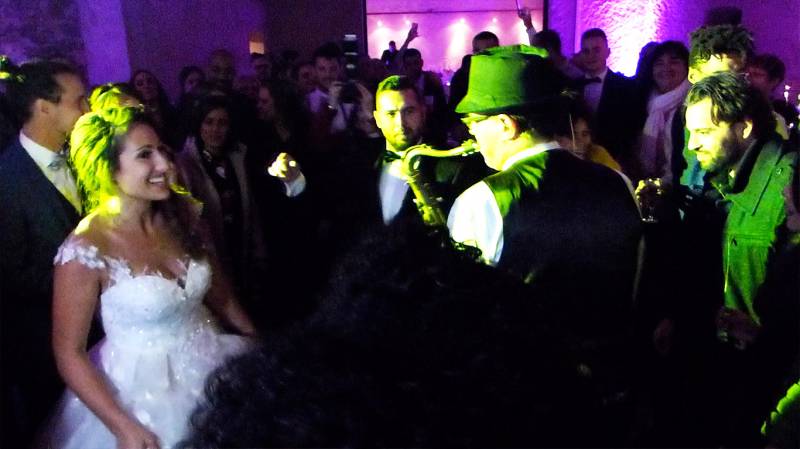 Où trouver des musiciens et des chanteurs professionnels pour mariage à Avignon dans le Vaucluse (84)