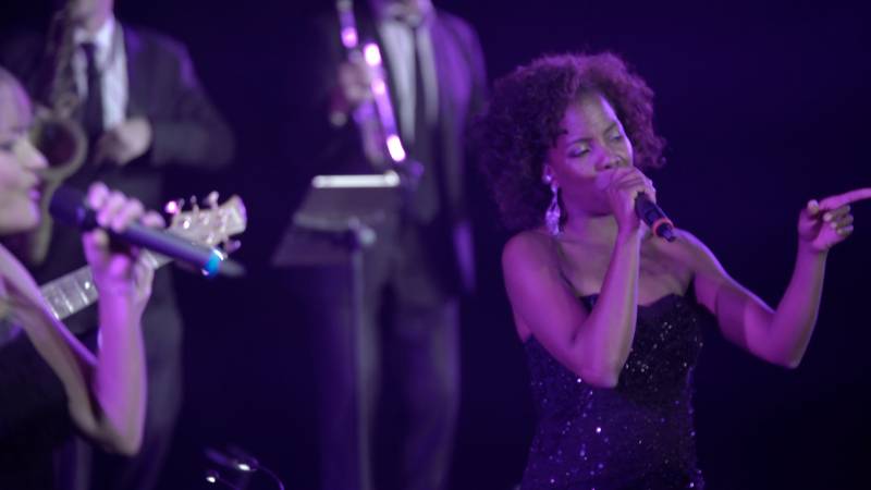 Groupe de chanteurs - chanteuses DJ Live pour vos événements privés dans les Bouches-du-Rhône (13)