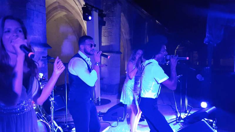Le meilleur orchestre avec des musiciens et des chanteurs hors pairs pour mariage à Nice (06)