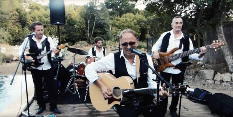 Musiciens et chanteurs pour cocktail de mariage à Marseille dans les Bouches du Rhône (13)