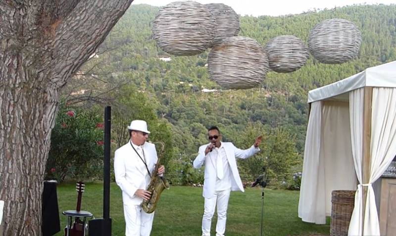 Saxophoniste et chanteur fabuleux pour cocktail de mariage à Cannes dans les Alpes Maritimes (06)