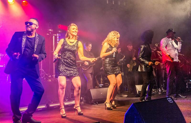 Comment trouver un orchestre avec des chanteurs talentueux pour mariage à Lyon dans le Rhône (69)