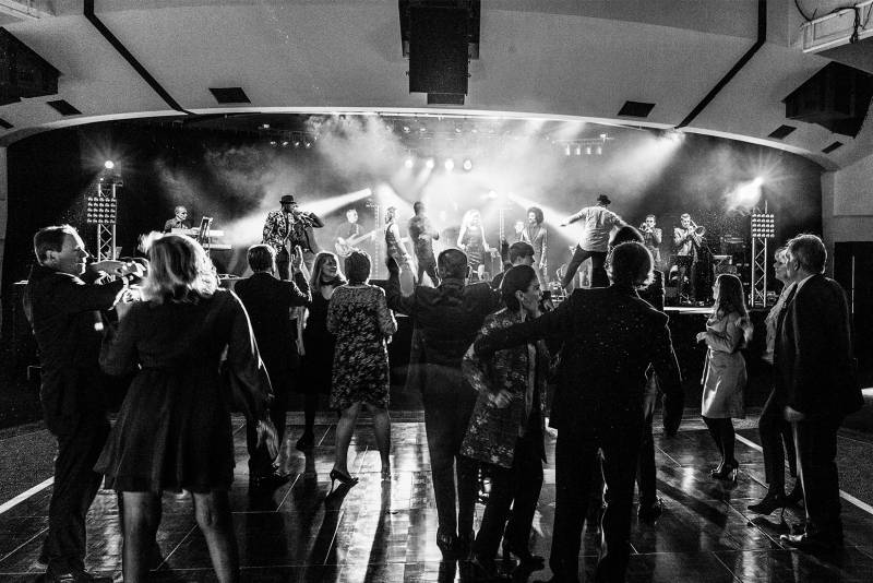 Chanteurs et musiciens hors normes avec le groupe de musique pour mariage de luxe mariage à Monaco