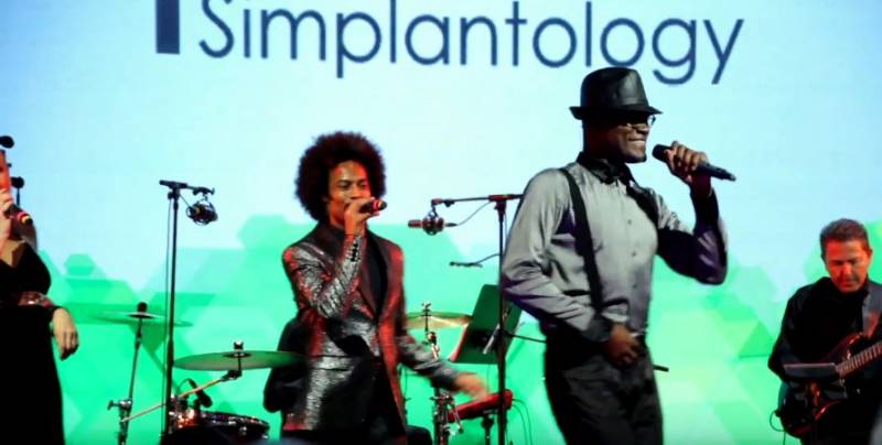 Orchestre de variété internationale avec chanteurs pour soirée de comité d’entreprise à Monaco, Monte Carlo