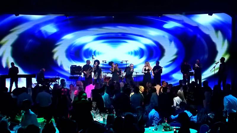 Le meilleur groupe de musique pour une soirée d’entreprise à Nice dans les Alpes-Maritimes (06)