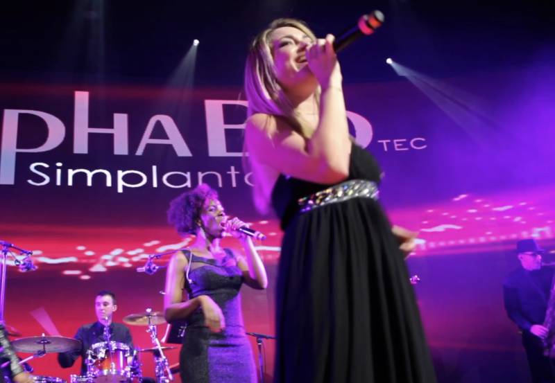 Artistes exceptionnels avec orchestre DJ Live pour mariage à Antibes dans les Alpes Maritimes (06)