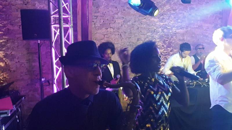 Trouver un orchestre pour l’animation musicale de votre mariage juif à Toulon dans le Var (83)