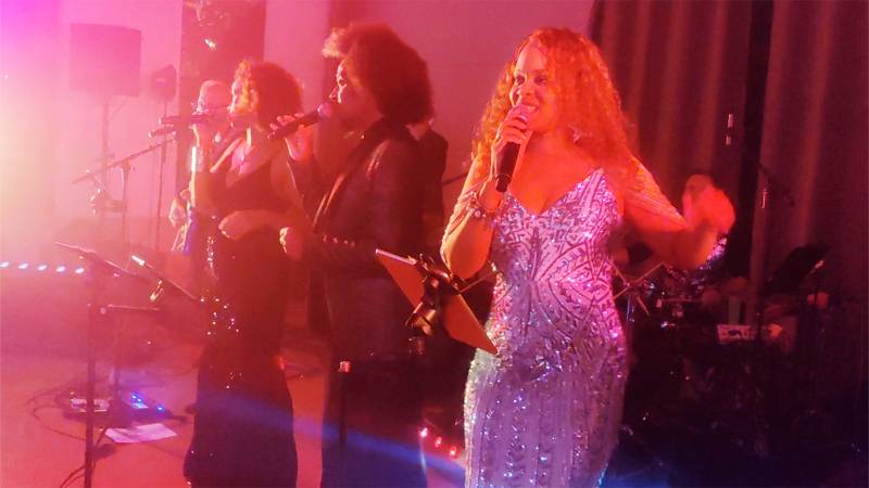 Excellentes animations musicales avec le groupe de musique DJ Live pour mariage à Marseille (13)