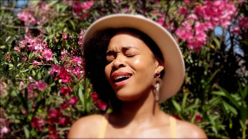 Chanteuse exceptionnelle pour cocktail – mariage à Toulon dans le Var (83) en région PACA