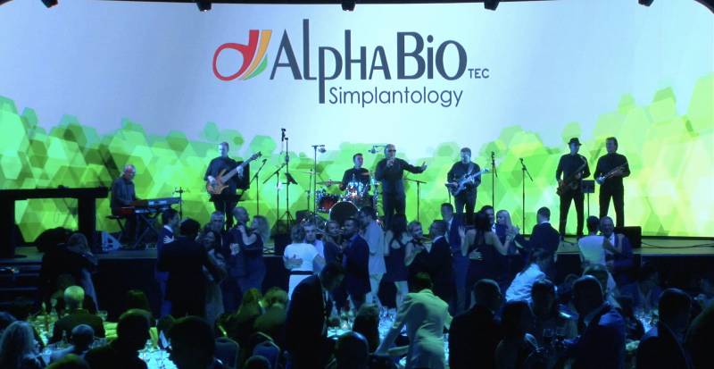 Meilleur orchestre avec des chanteurs, chanteuses et musiciens hors normes pour soirée événementielle à Nice