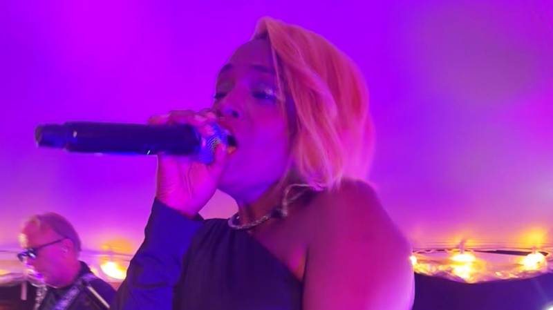 Mariage avec orchestre et ses chanteurs de grands talents à Nice dans les Alpes Maritimes (06)