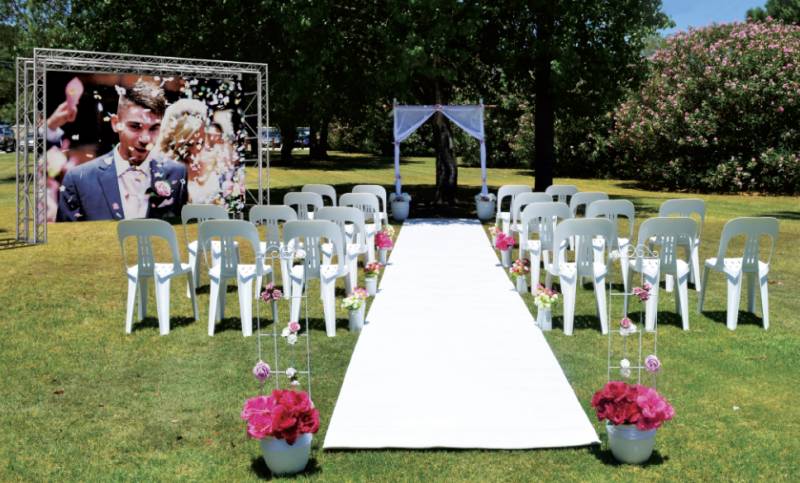 Location d'un vidéoprojecteur et d'un écran pour un mariage à Cannes
