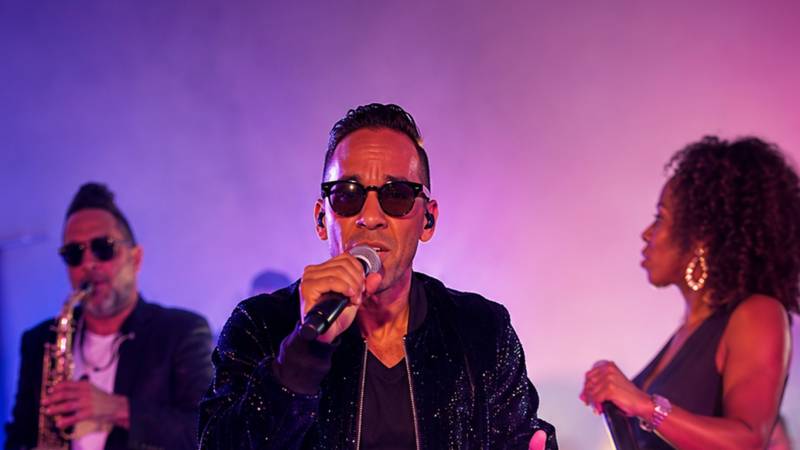 Chanteurs réputés avec orchestre international pour soirée d’entreprise à Nice dans les Alpes Maritimes (06)