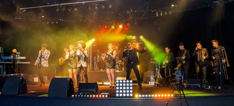 Mariage sublimissime avec orchestre pour mariage gay ou lesbien à Paris en Île de France (75)